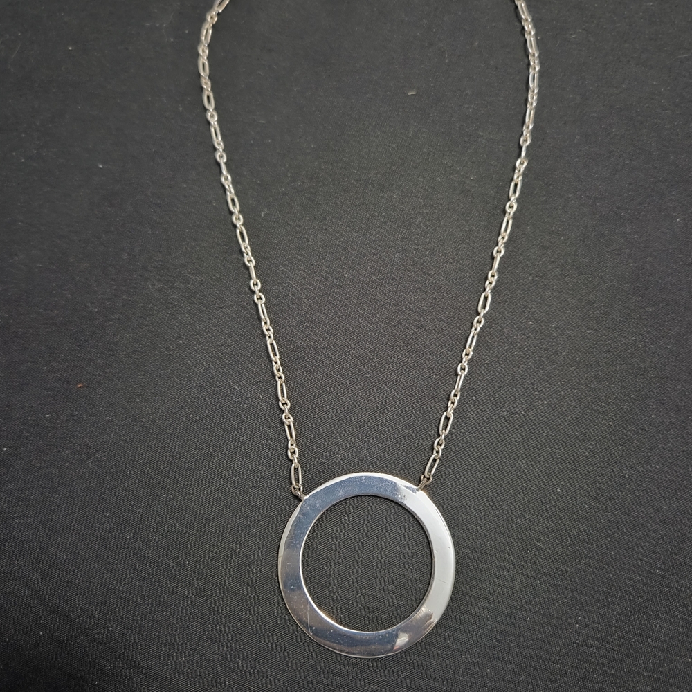 Elegant Silver Circle Pendant Necklace